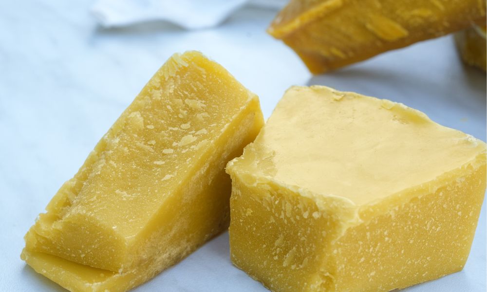 What To Know When You Render Beeswax at Home